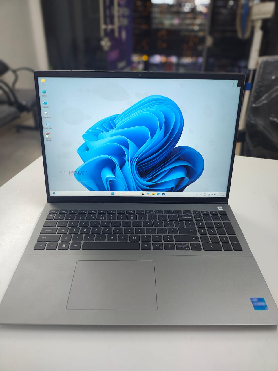 Dell Vostro 5620